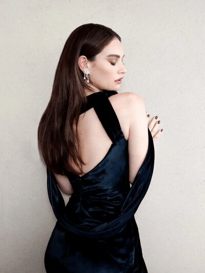 lily james unghie cioccolato